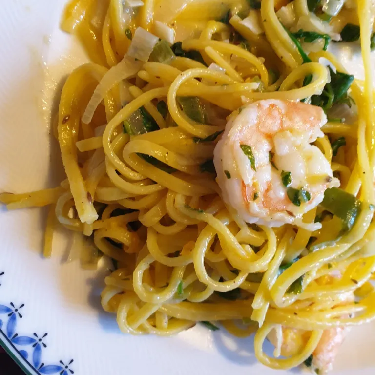 Pasta with orange and shrimp
