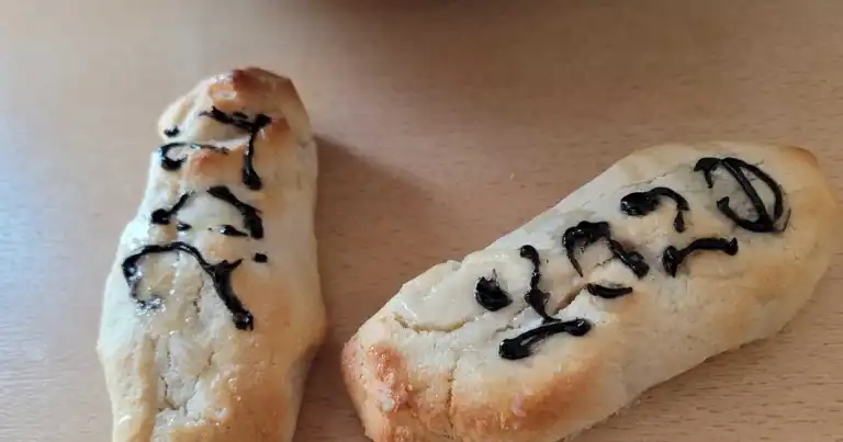 Marzipan cakes