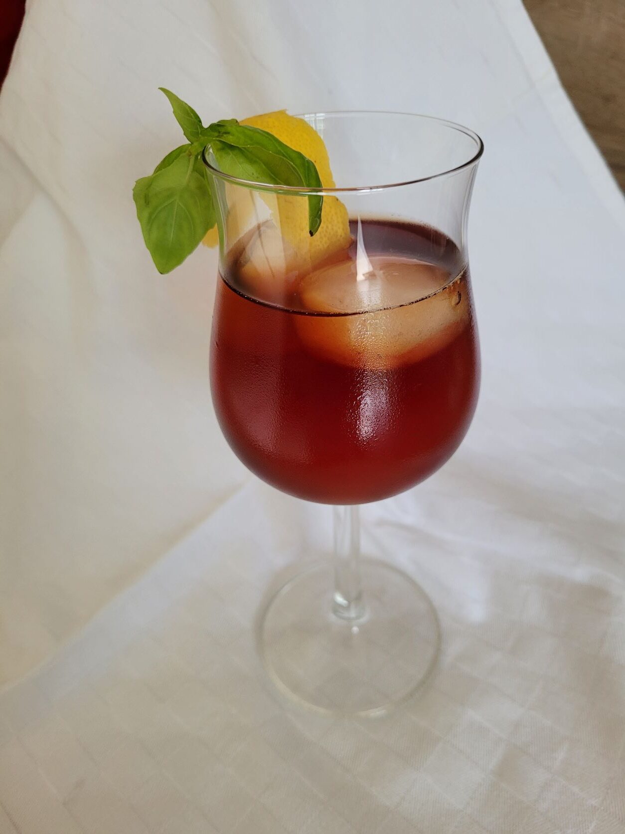 Roibos iced tea with Cherries